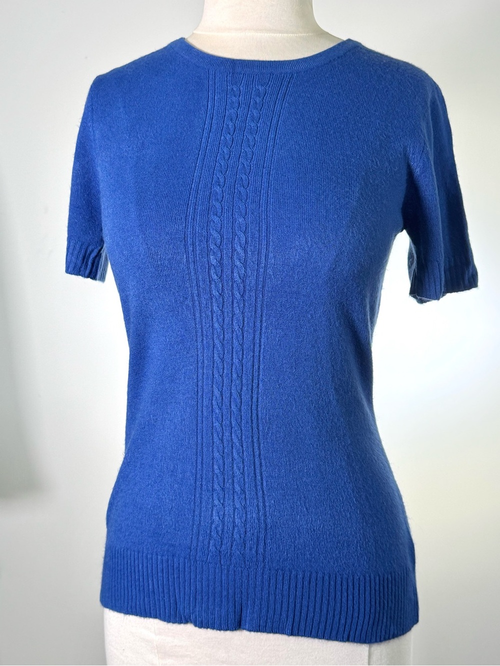 Covington M NWT VERY SOFT Royal Blue Short Sleeve Cable Knit Sweater